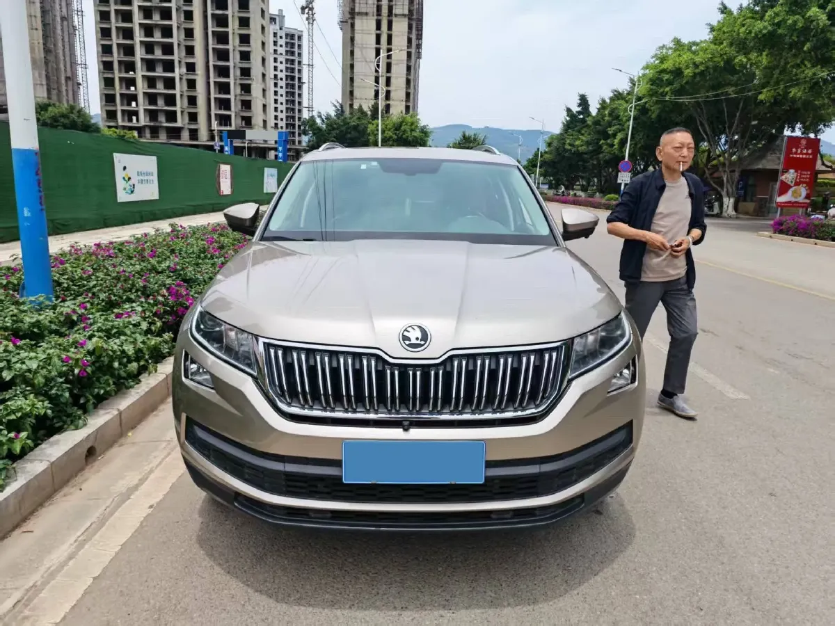 2019 Buick EnvisionPlus 1.5T 169HP L4 7DCT,autocango,china used car exporter,china ev exporter,chinese used car exporter,chinese used ev exporter