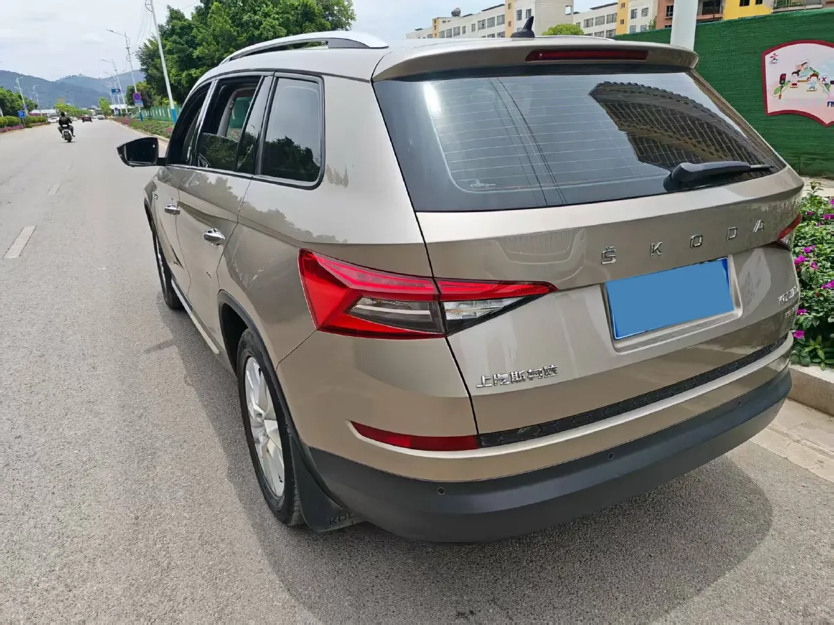 2019 Buick EnvisionPlus 1.5T 169HP L4 7DCT,autocango,china used car exporter,china ev exporter,chinese used car exporter,chinese used ev exporter