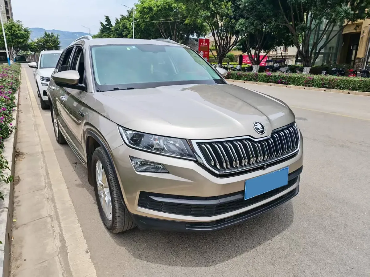 2019 Buick EnvisionPlus 1.5T 169HP L4 7DCT,autocango,china used car exporter,china ev exporter,chinese used car exporter,chinese used ev exporter