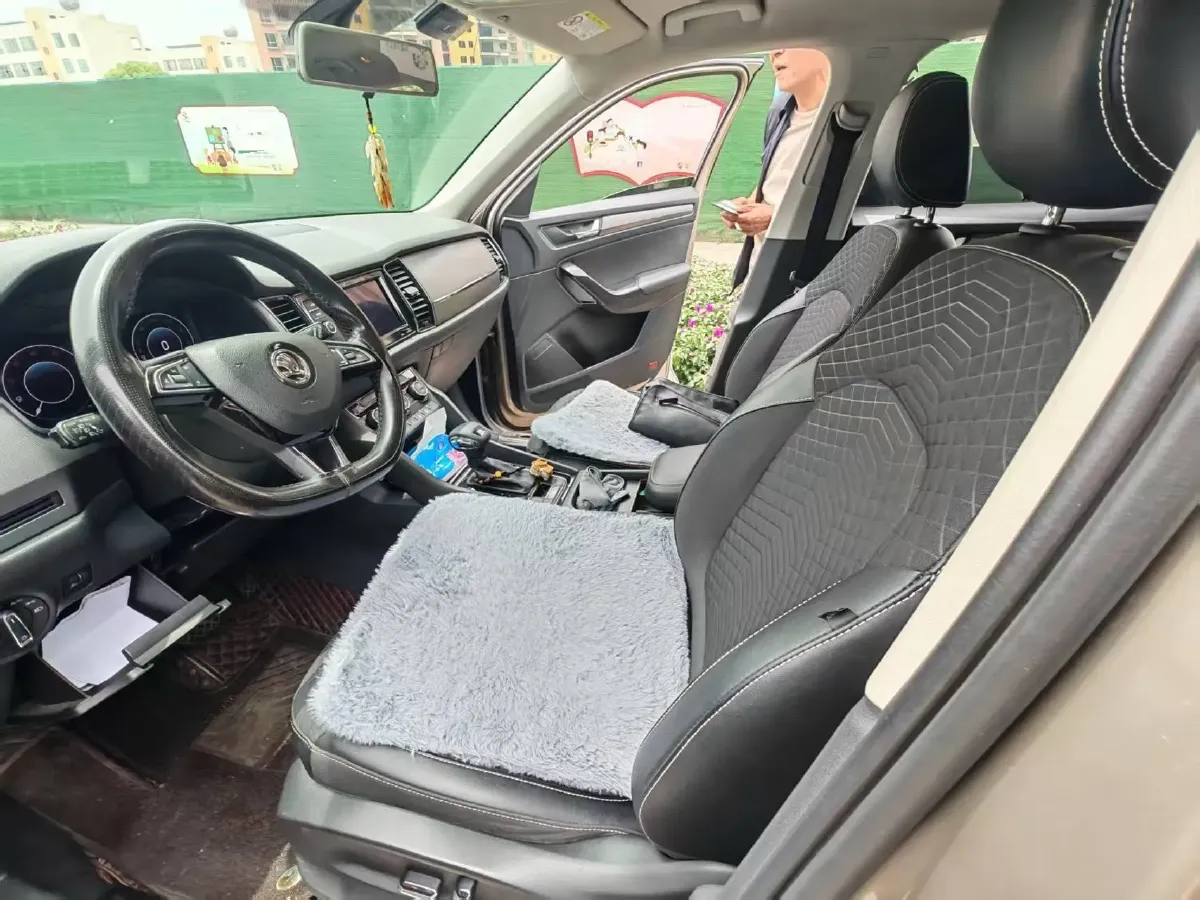 2019 Buick EnvisionPlus 1.5T 169HP L4 7DCT,autocango,china used car exporter,china ev exporter,chinese used car exporter,chinese used ev exporter