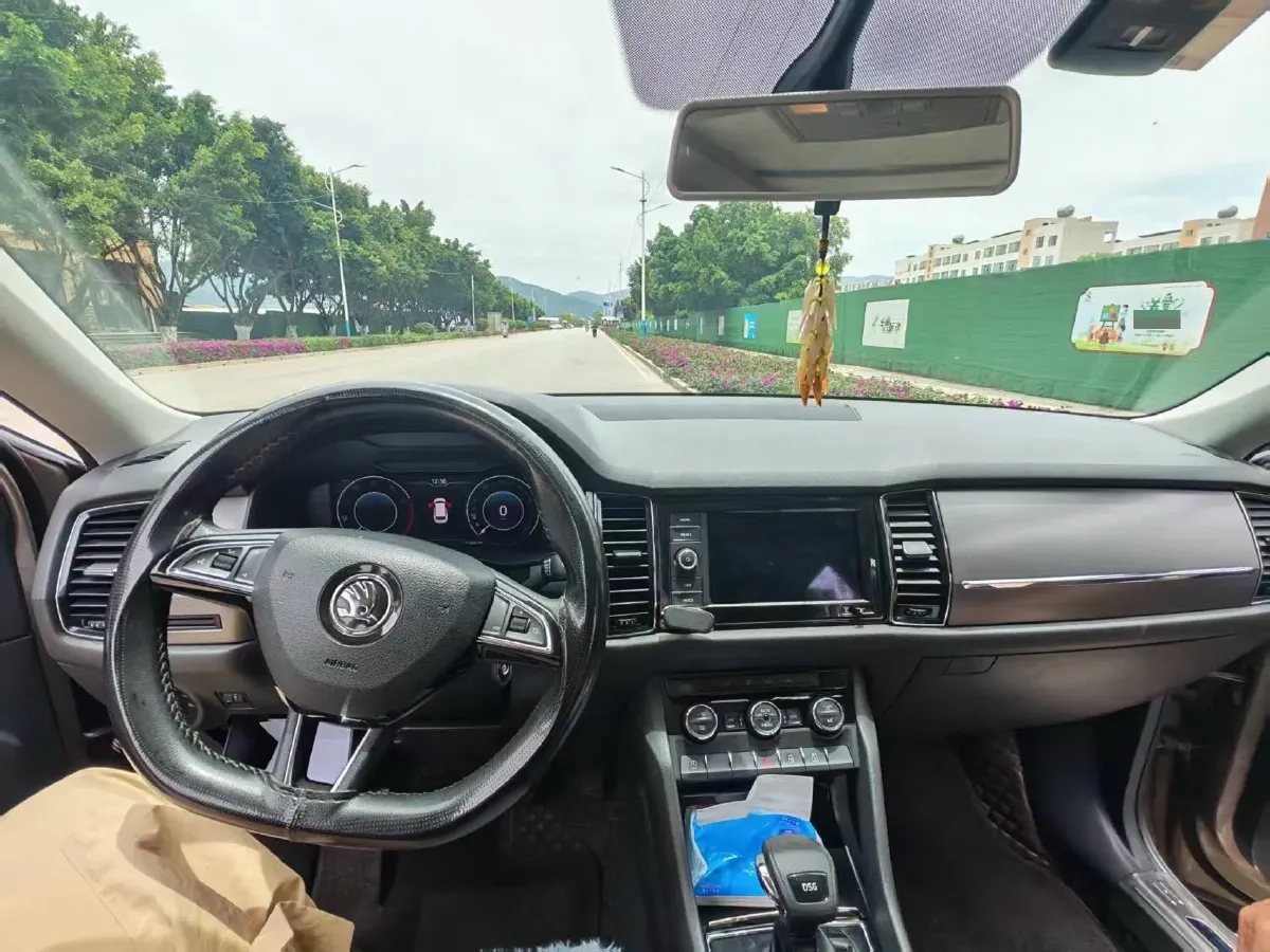 2019 Buick EnvisionPlus 1.5T 169HP L4 7DCT,autocango,china used car exporter,china ev exporter,chinese used car exporter,chinese used ev exporter