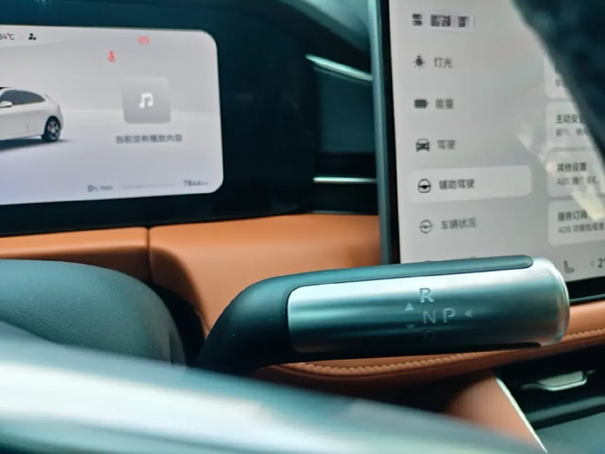 2025 AITO AITO M5 1.5T 152HP L4 REEV 42KWH,autocango,china used car exporter,china ev exporter,chinese used car exporter,chinese used ev exporter