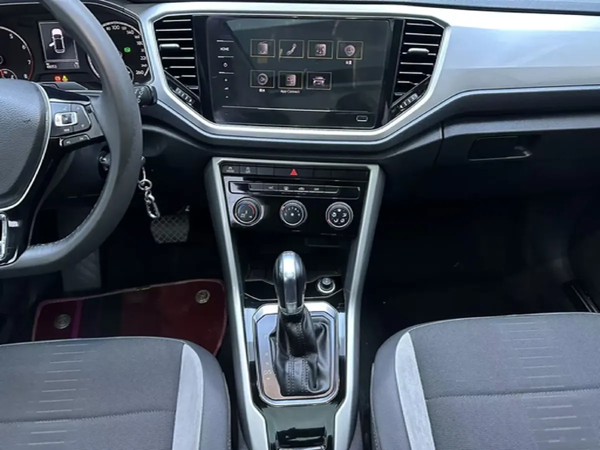2021 Volkswagen T-Roc 1.4T 150HP L4 7DCT,autocango,china used car exporter,china ev exporter,chinese used car exporter,chinese used ev exporter