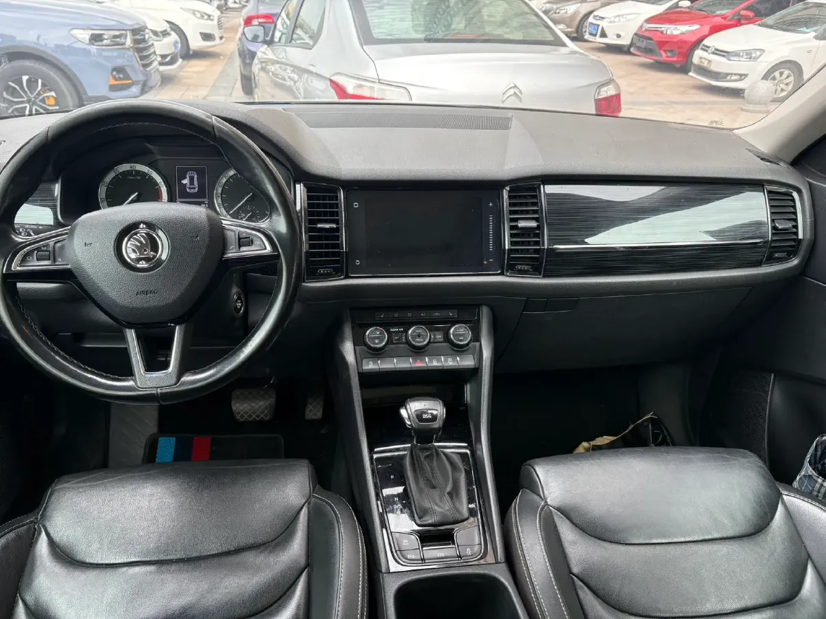 2018 Skoda Kodiak 2.0T 186HP L4 7DCT,autocango,china used car exporter,china ev exporter,chinese used car exporter,chinese used ev exporter
