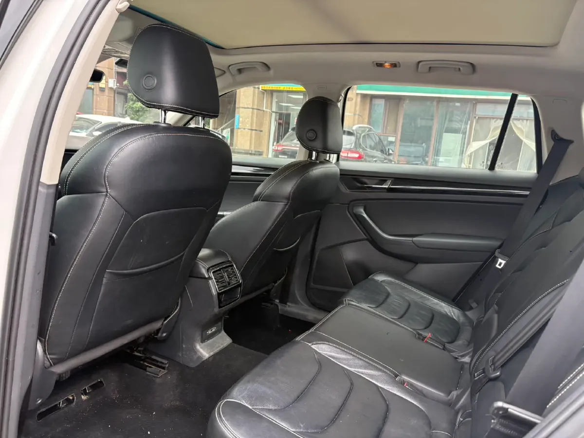 2018 Skoda Kodiak 2.0T 186HP L4 7DCT,autocango,china used car exporter,china ev exporter,chinese used car exporter,chinese used ev exporter