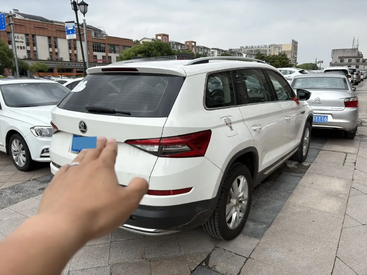 2018 Skoda Kodiak 2.0T 186HP L4 7DCT,autocango,china used car exporter,china ev exporter,chinese used car exporter,chinese used ev exporter