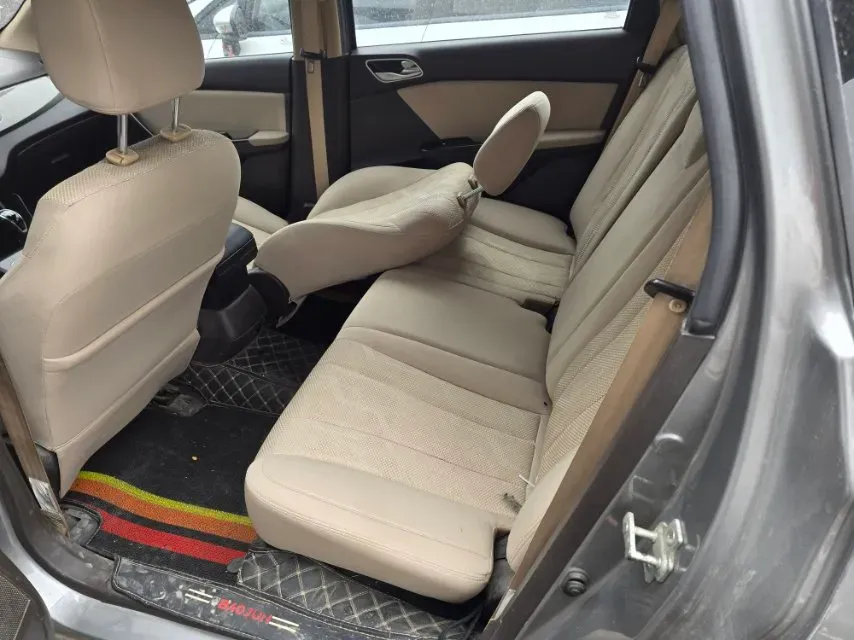 2017 BaoJun 310W 1.5L 112HP L4 6MT,autocango,china used car exporter,china ev exporter,chinese used car exporter,chinese used ev exporter