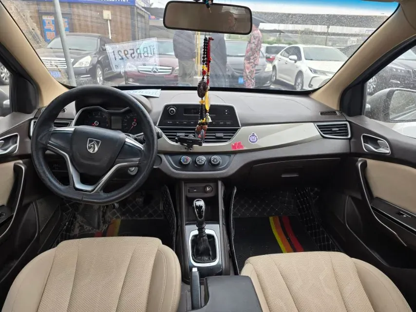2017 BaoJun 310W 1.5L 112HP L4 6MT,autocango,china used car exporter,china ev exporter,chinese used car exporter,chinese used ev exporter