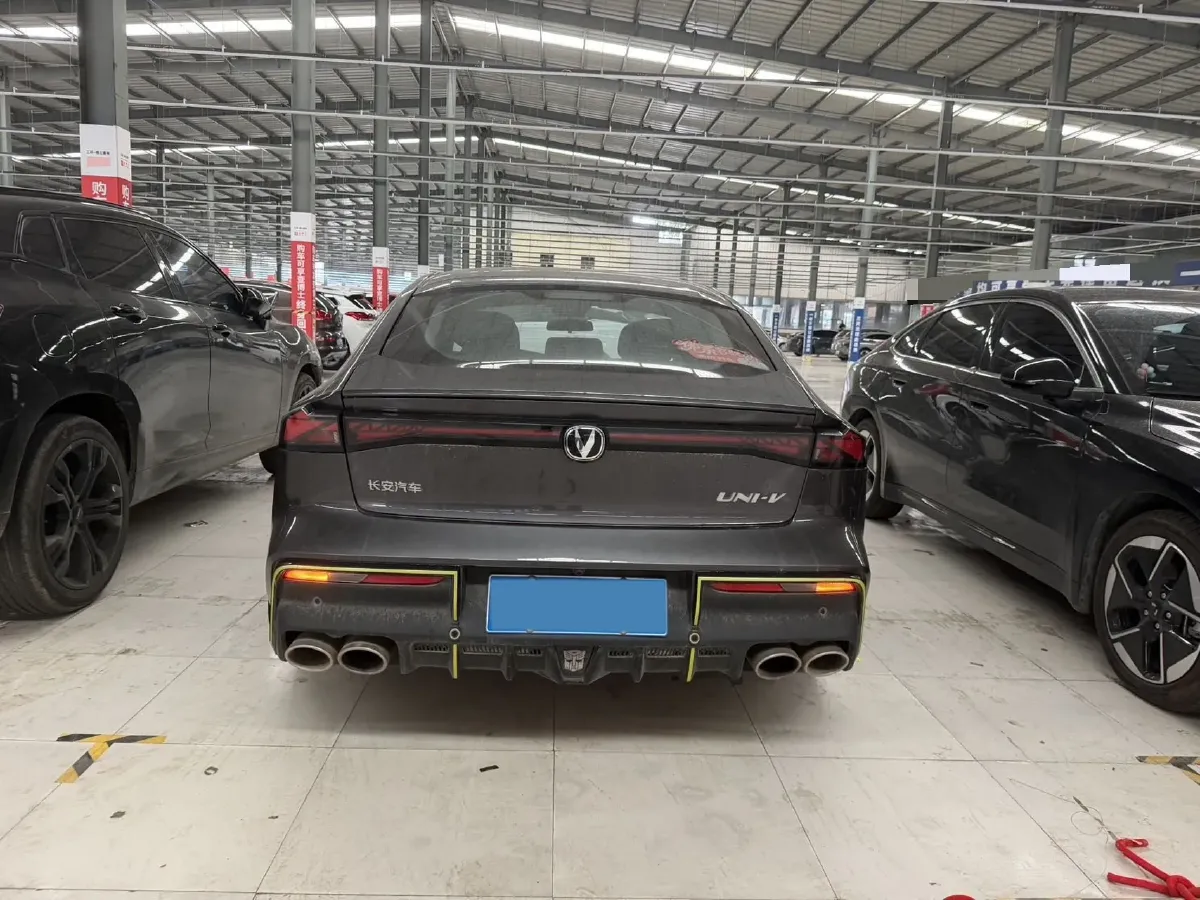 2022 ChangAn UNI-V 1.5T 188HP L4 7DCT,autocango,china used car exporter,china ev exporter,chinese used car exporter,chinese used ev exporter