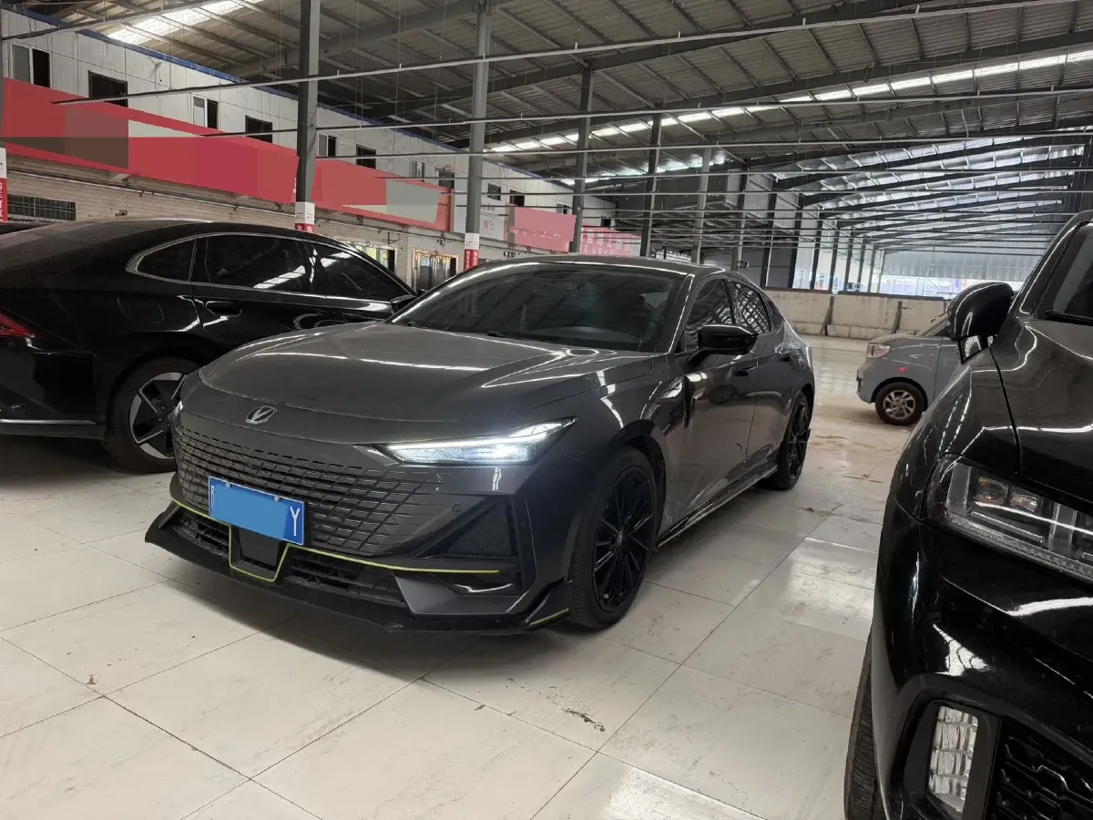 2022 ChangAn UNI-V 1.5T 188HP L4 7DCT,autocango,china used car exporter,china ev exporter,chinese used car exporter,chinese used ev exporter