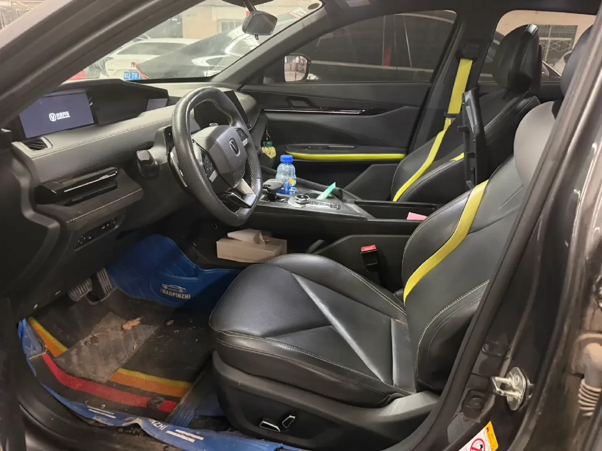 2022 ChangAn UNI-V 1.5T 188HP L4 7DCT,autocango,china used car exporter,china ev exporter,chinese used car exporter,chinese used ev exporter