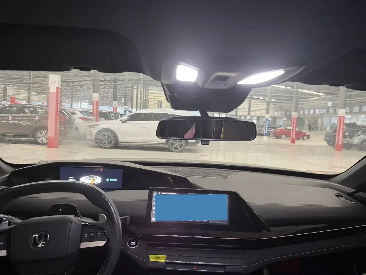 2022 ChangAn UNI-V 1.5T 188HP L4 7DCT,autocango,china used car exporter,china ev exporter,chinese used car exporter,chinese used ev exporter