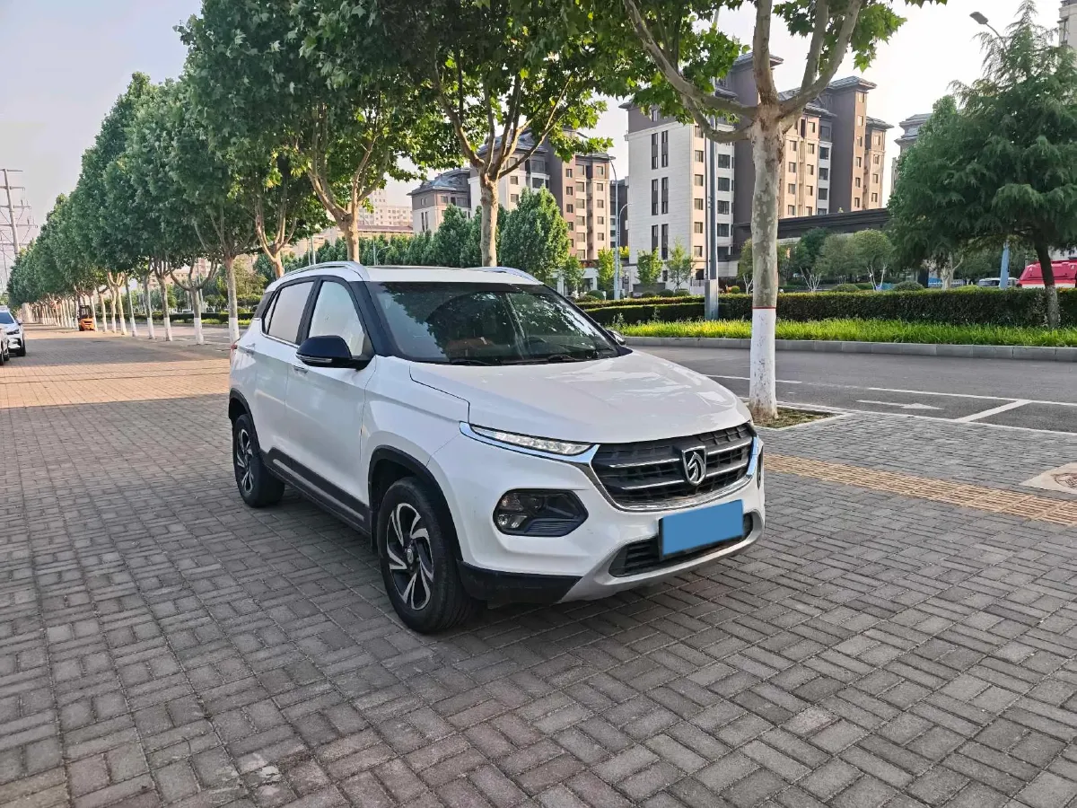 2017 BaoJun 310W 1.5L 105HP L4 6MT,autocango,china used car exporter,china ev exporter,chinese used car exporter,chinese used ev exporter