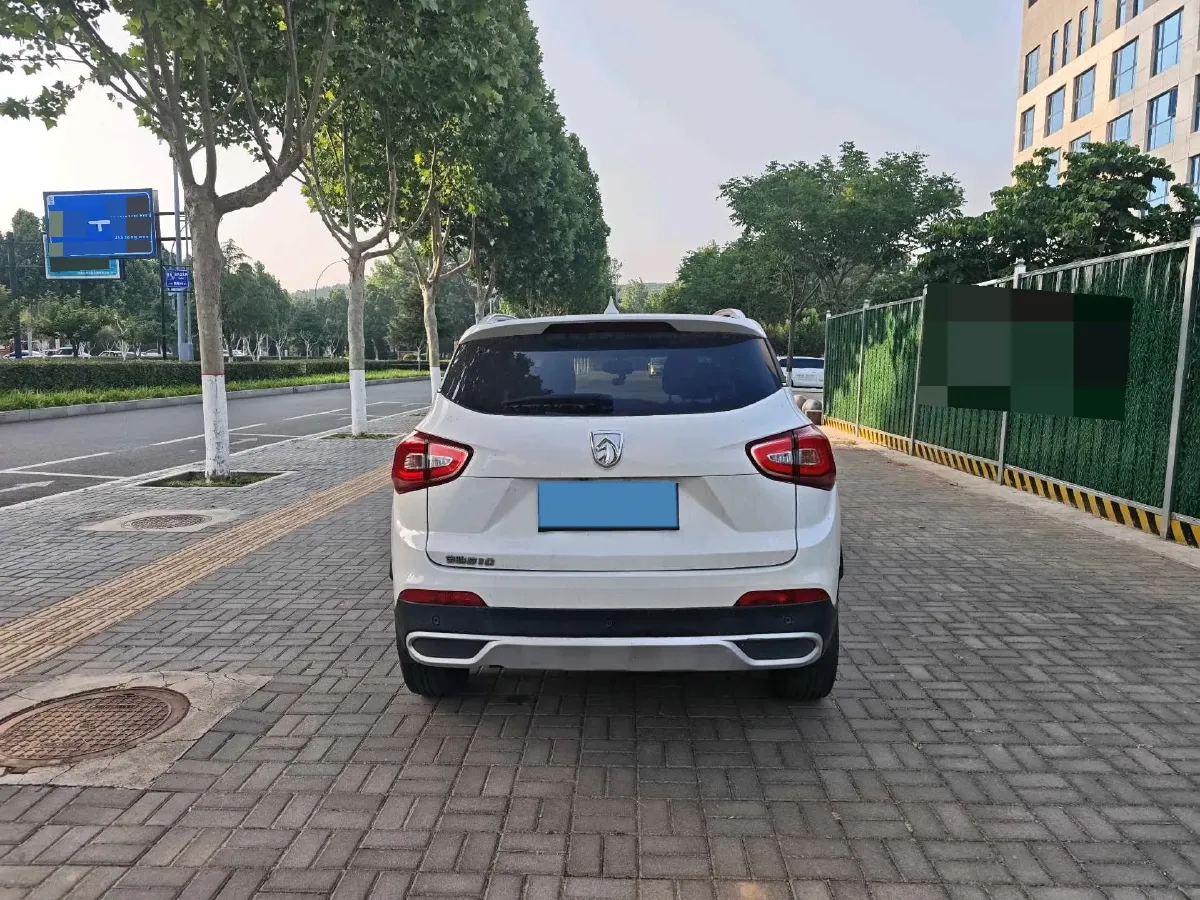 2017 BaoJun 310W 1.5L 105HP L4 6MT,autocango,china used car exporter,china ev exporter,chinese used car exporter,chinese used ev exporter