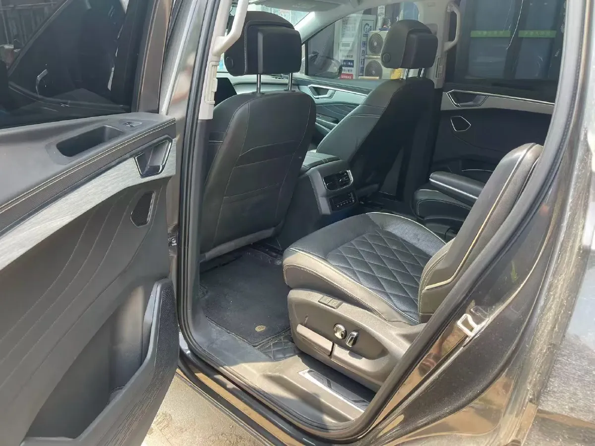 2021 Volkswagen Talagon 2.0T 220HP L4 7DCT,autocango,china used car exporter,china ev exporter,chinese used car exporter,chinese used ev exporter
