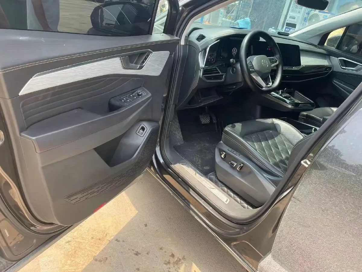 2021 Volkswagen Talagon 2.0T 220HP L4 7DCT,autocango,china used car exporter,china ev exporter,chinese used car exporter,chinese used ev exporter