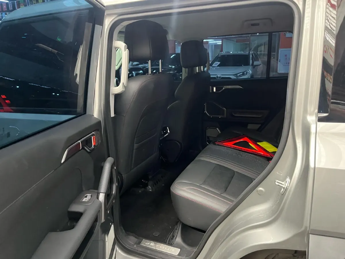2025 Jetour Traveller 2.0T 254HP L4 7DCT,autocango,china used car exporter,china ev exporter,chinese used car exporter,chinese used ev exporter