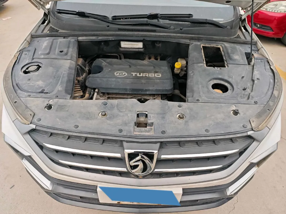 2019 BaoJun 530 1.5T 150HP L4 6MT,autocango,china used car exporter,china ev exporter,chinese used car exporter,chinese used ev exporter