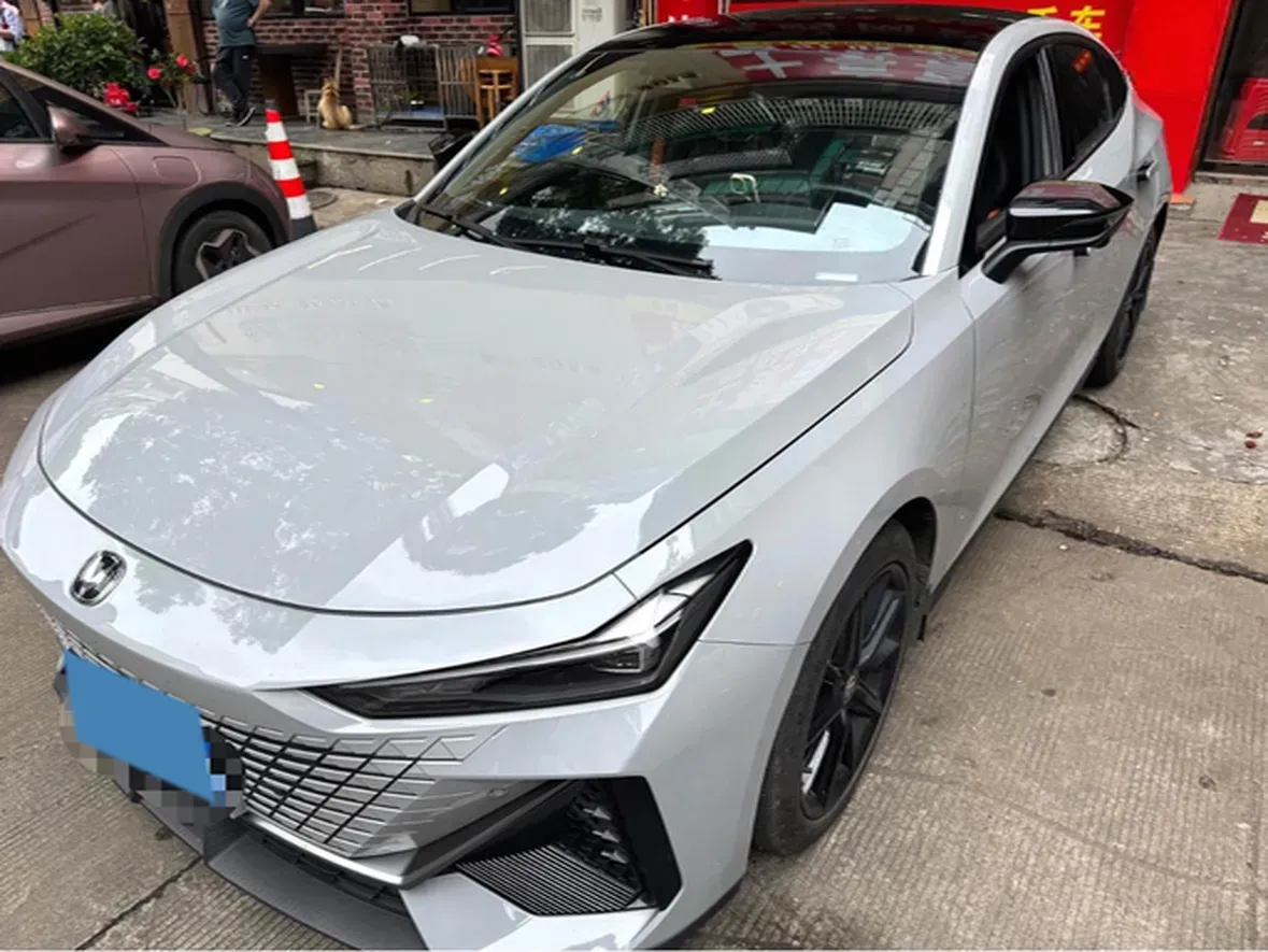 2022 ChangAn UNI-V 1.5T 188HP L4 7DCT,autocango,china used car exporter,china ev exporter,chinese used car exporter,chinese used ev exporter