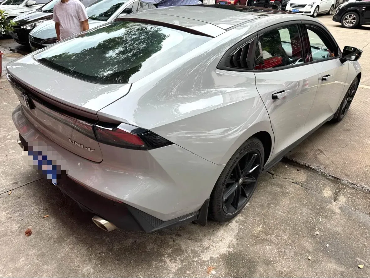 2022 ChangAn UNI-V 1.5T 188HP L4 7DCT,autocango,china used car exporter,china ev exporter,chinese used car exporter,chinese used ev exporter