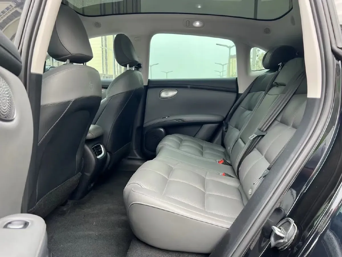 2025 IM LS6 BEV 75KWH,autocango,china used car exporter,china ev exporter,chinese used car exporter,chinese used ev exporter