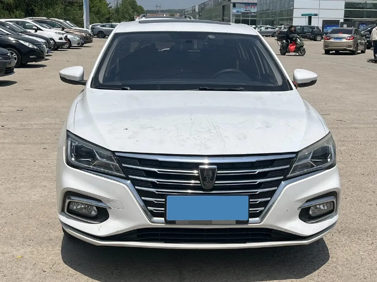 2019 Roewe i5 1.5L 120HP L4 5MT,autocango,china used car exporter,china ev exporter,chinese used car exporter,chinese used ev exporter