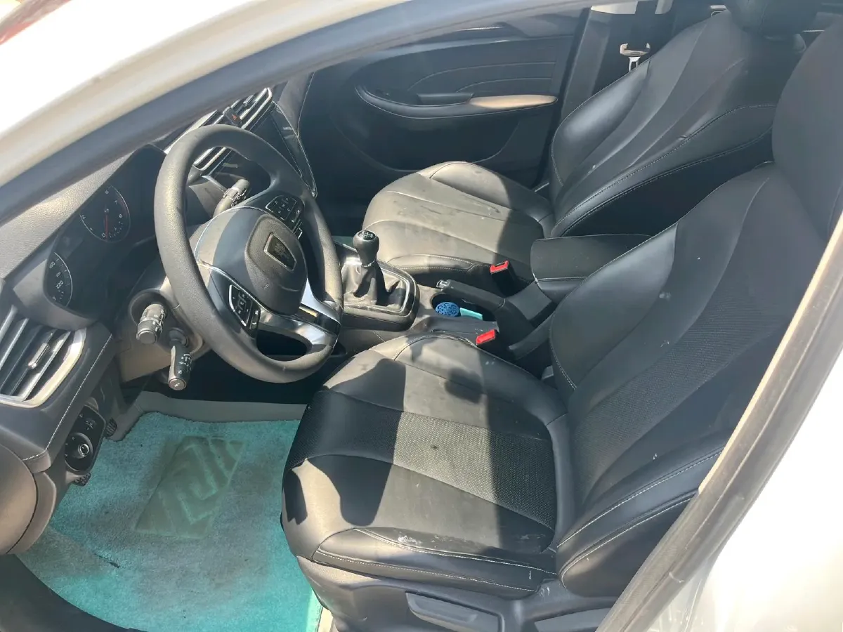 2019 Roewe i5 1.5L 120HP L4 5MT,autocango,china used car exporter,china ev exporter,chinese used car exporter,chinese used ev exporter