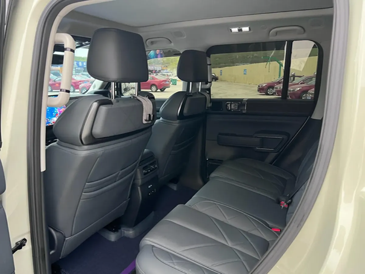 2023 FangChengBao Bao 5 1.5T 194HP L4 E-CVT PHEV 31.8KWH,autocango,china used car exporter,china ev exporter,chinese used car exporter,chinese used ev exporter