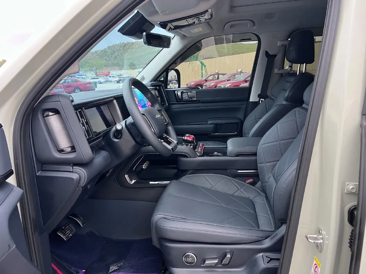 2023 FangChengBao Bao 5 1.5T 194HP L4 E-CVT PHEV 31.8KWH,autocango,china used car exporter,china ev exporter,chinese used car exporter,chinese used ev exporter