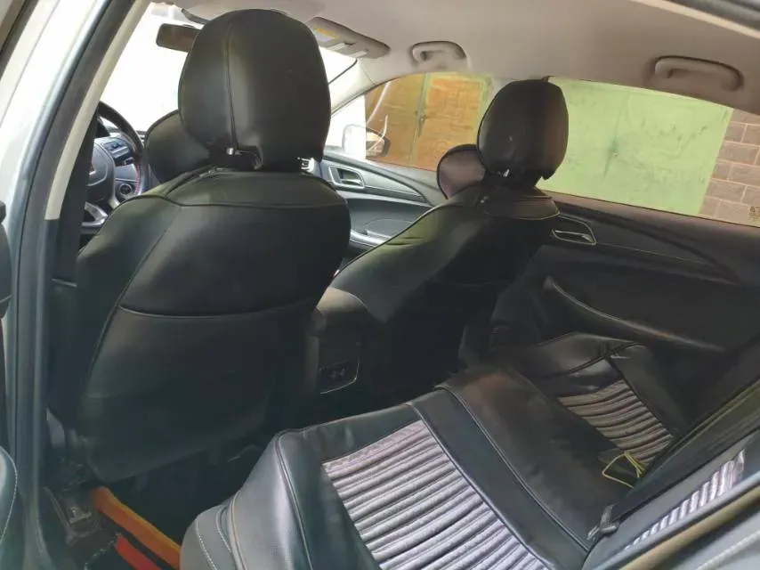 2020 Roewe i5 1.5L 120HP L4 5MT,autocango,china used car exporter,china ev exporter,chinese used car exporter,chinese used ev exporter