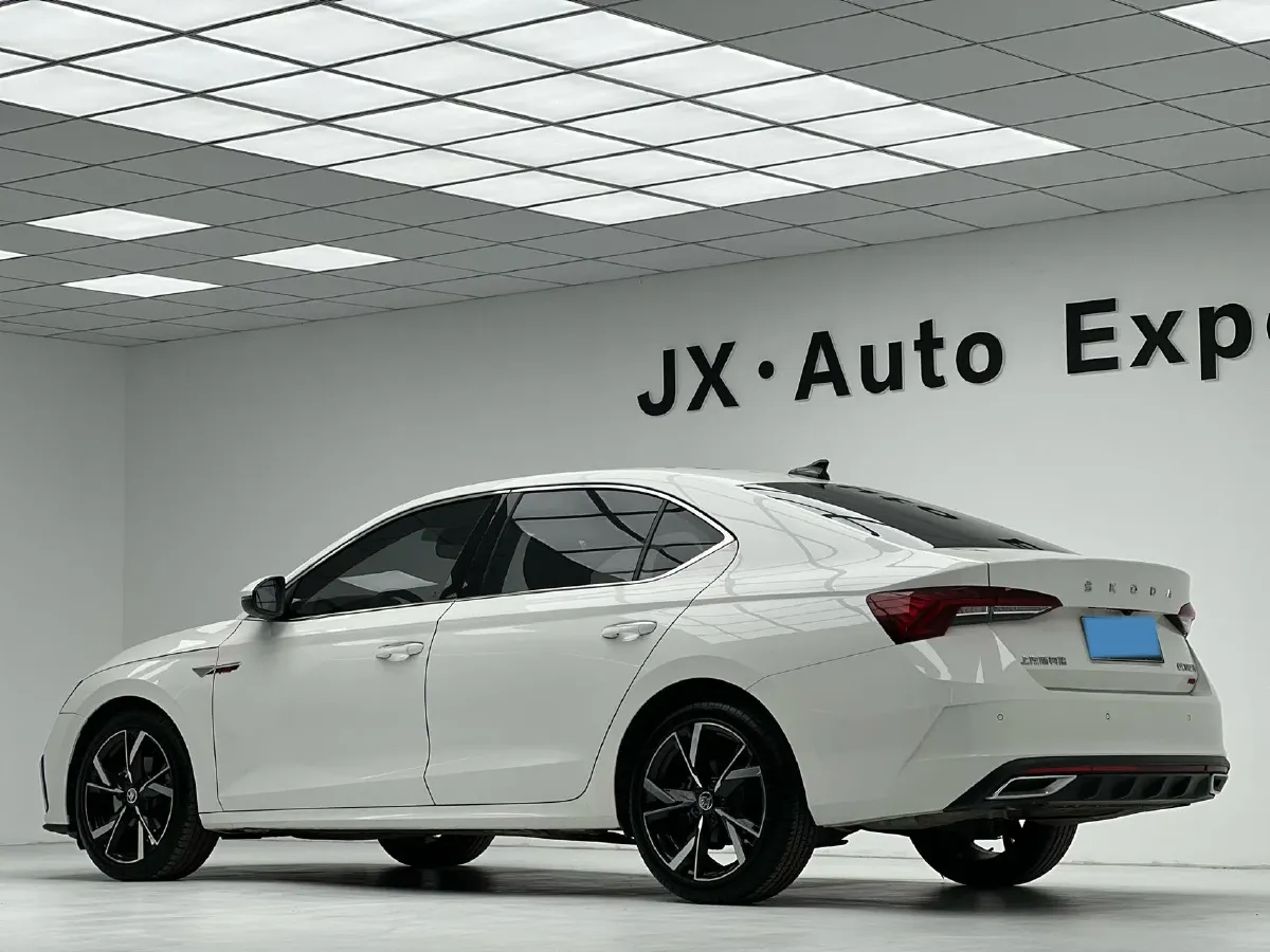 2022 Skoda Octavia 1.4T 150HP L4 7DCT,autocango,china used car exporter,china ev exporter,chinese used car exporter,chinese used ev exporter