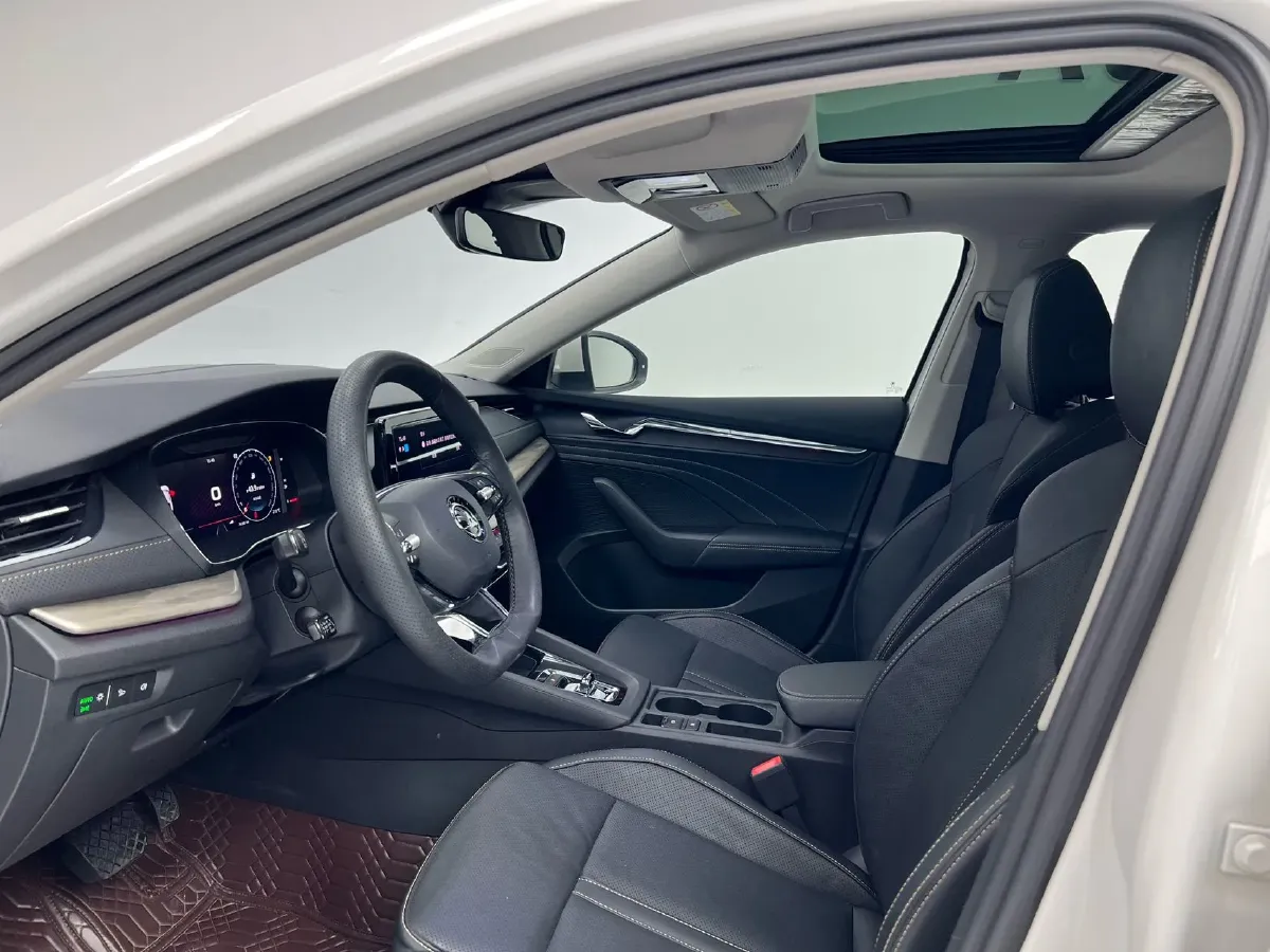 2022 Skoda Octavia 1.4T 150HP L4 7DCT,autocango,china used car exporter,china ev exporter,chinese used car exporter,chinese used ev exporter