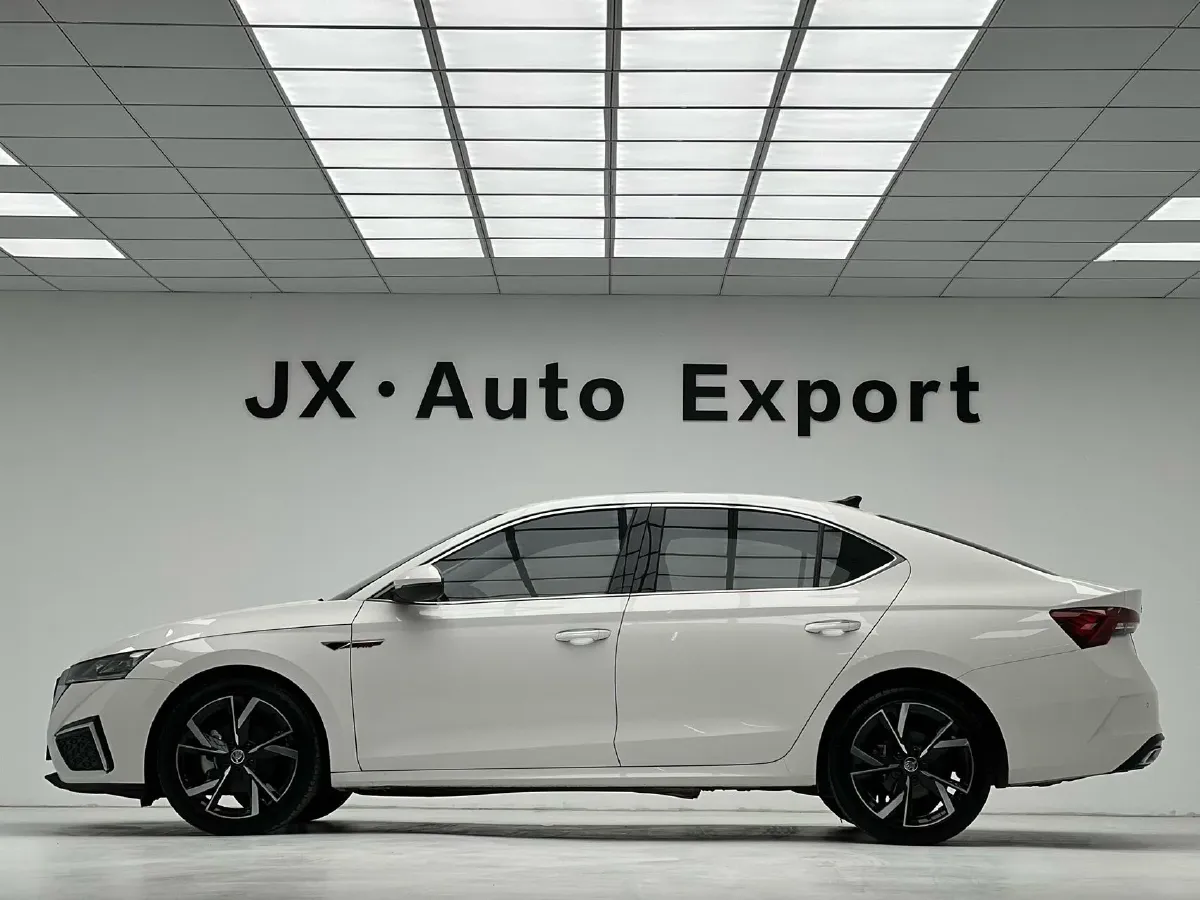 2022 Skoda Octavia 1.4T 150HP L4 7DCT,autocango,china used car exporter,china ev exporter,chinese used car exporter,chinese used ev exporter