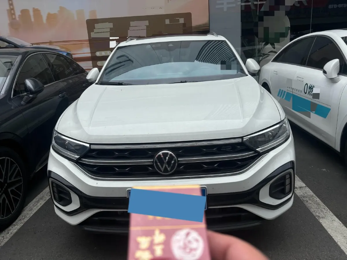 2023 Volkswagen T-Roc 1.5T 160HP L4 7DCT,autocango,china used car exporter,china ev exporter,chinese used car exporter,chinese used ev exporter