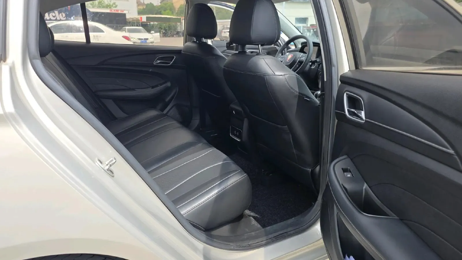 2019 Roewe i5 1.5L 120HP L4 CVT,autocango,china used car exporter,china ev exporter,chinese used car exporter,chinese used ev exporter
