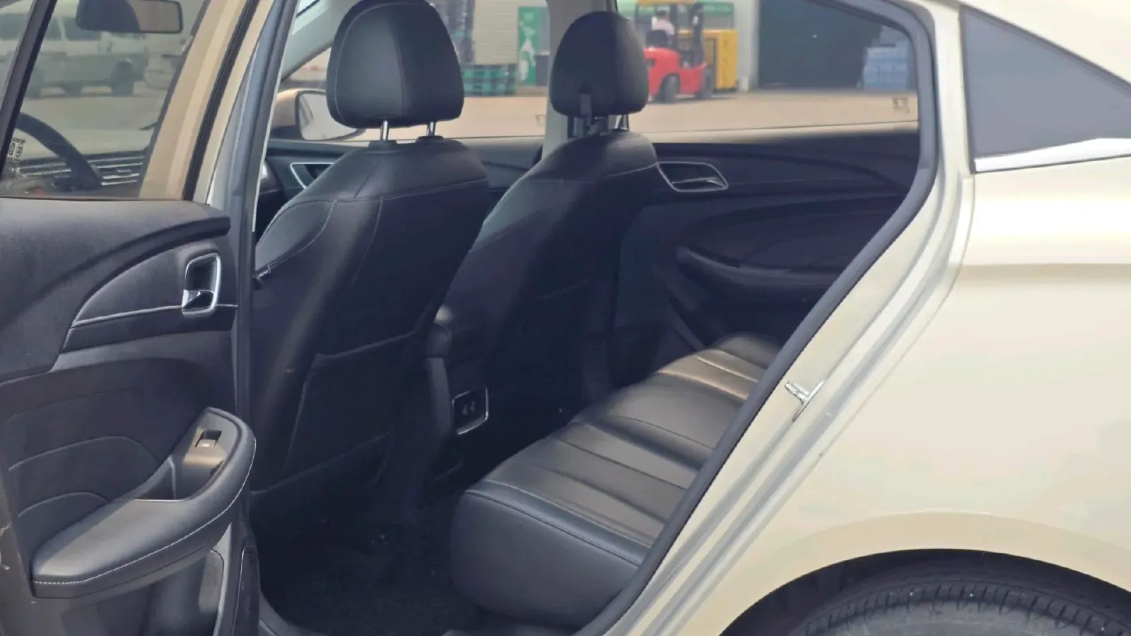 2019 Roewe i5 1.5L 120HP L4 CVT,autocango,china used car exporter,china ev exporter,chinese used car exporter,chinese used ev exporter