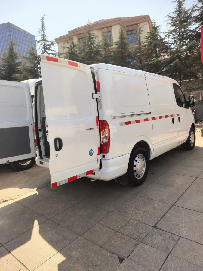 2023 MAXUS XinTu V80 2.0T 127HP L4 6MT,autocango,china used car exporter,china ev exporter,chinese used car exporter,chinese used ev exporter