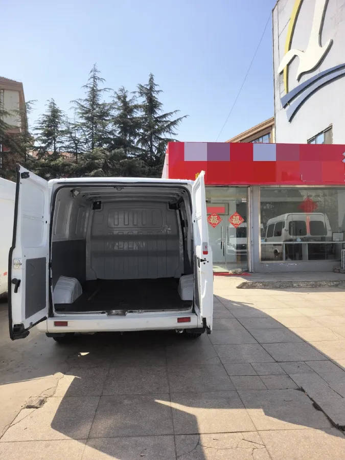 2023 MAXUS XinTu V80 2.0T 127HP L4 6MT,autocango,china used car exporter,china ev exporter,chinese used car exporter,chinese used ev exporter