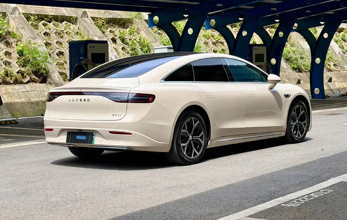 2025 Luxeed S7 BEV 100KWH,autocango,china used car exporter,china ev exporter,chinese used car exporter,chinese used ev exporter