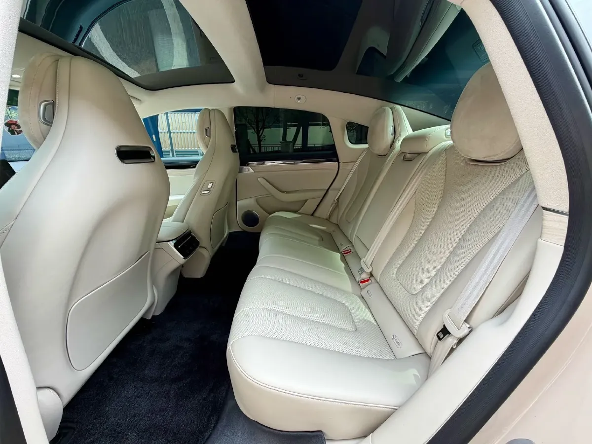 2025 Luxeed S7 BEV 100KWH,autocango,china used car exporter,china ev exporter,chinese used car exporter,chinese used ev exporter