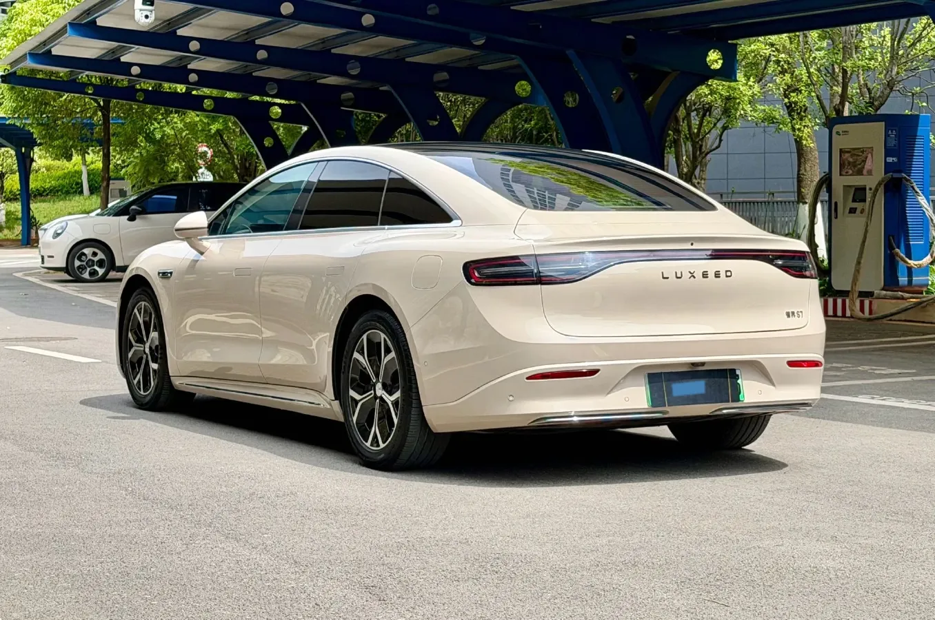 2025 Luxeed S7 BEV 100KWH,autocango,china used car exporter,china ev exporter,chinese used car exporter,chinese used ev exporter