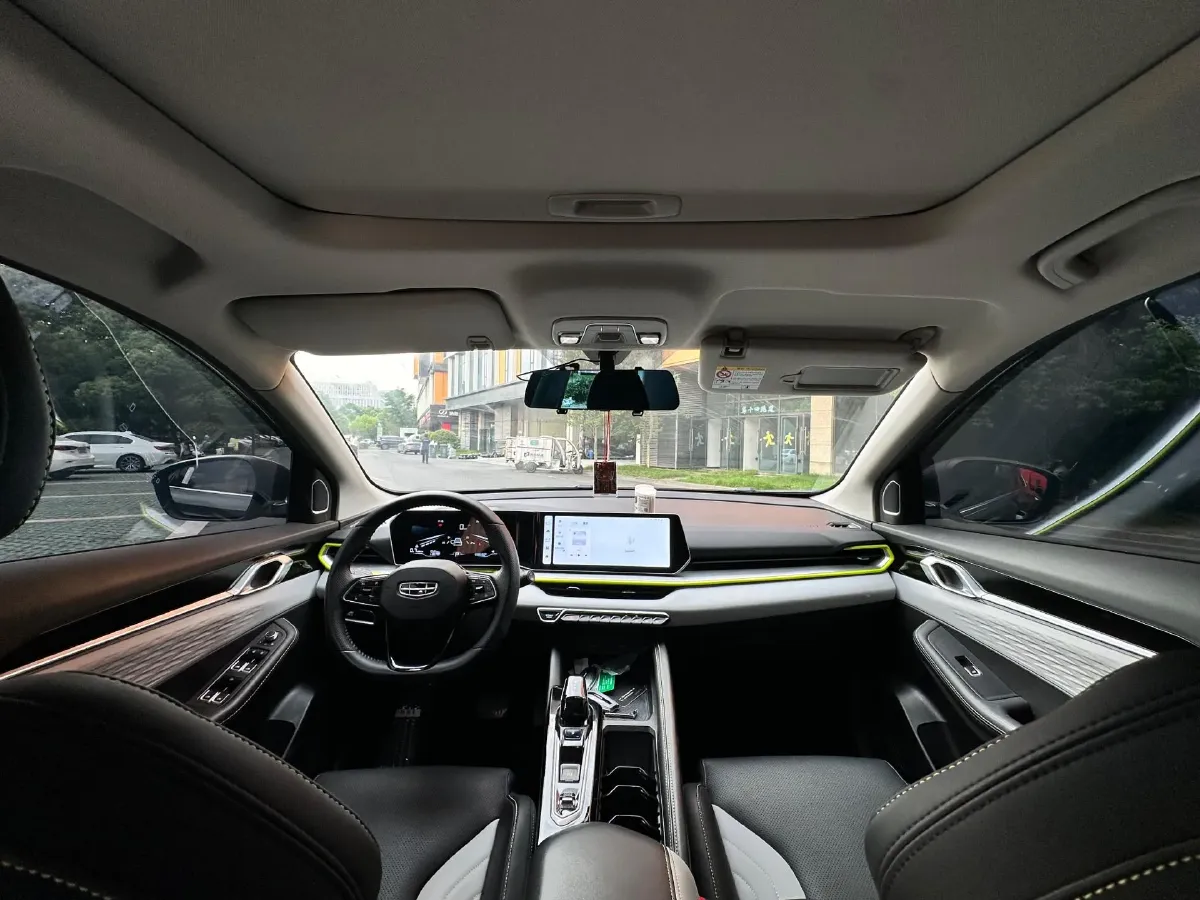 2022 Geely Coolray 1.5T 181HP L4 7DCT,autocango,china used car exporter,china ev exporter,chinese used car exporter,chinese used ev exporter