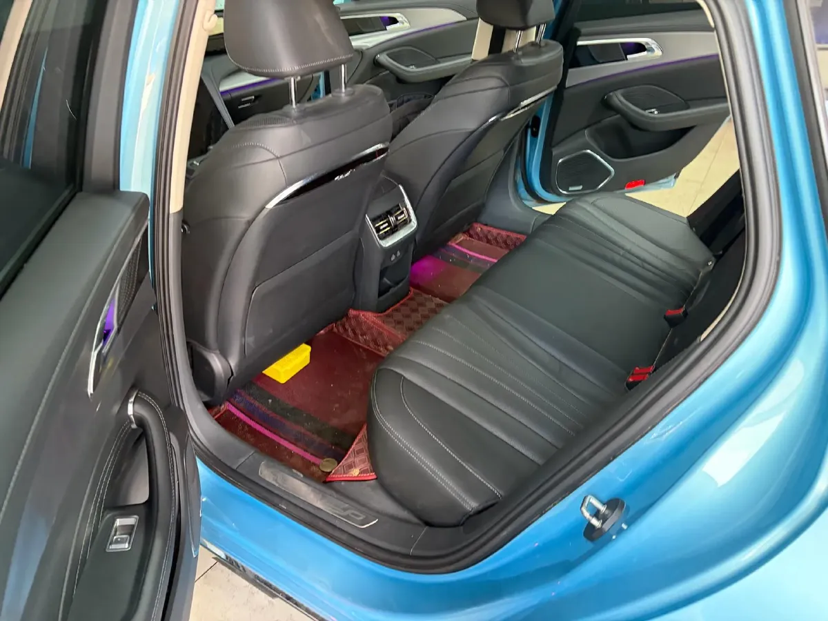 2023 HongQi H5 2.0T 224HP L4 8AT,autocango,china used car exporter,china ev exporter,chinese used car exporter,chinese used ev exporter