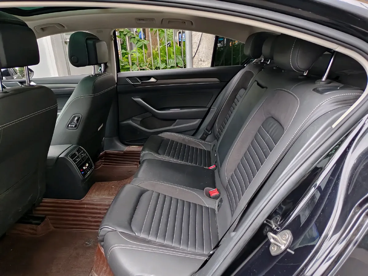 2020 Volkswagen Magotan 2.0T 186HP L4 7DCT,autocango,china used car exporter,china ev exporter,chinese used car exporter,chinese used ev exporter