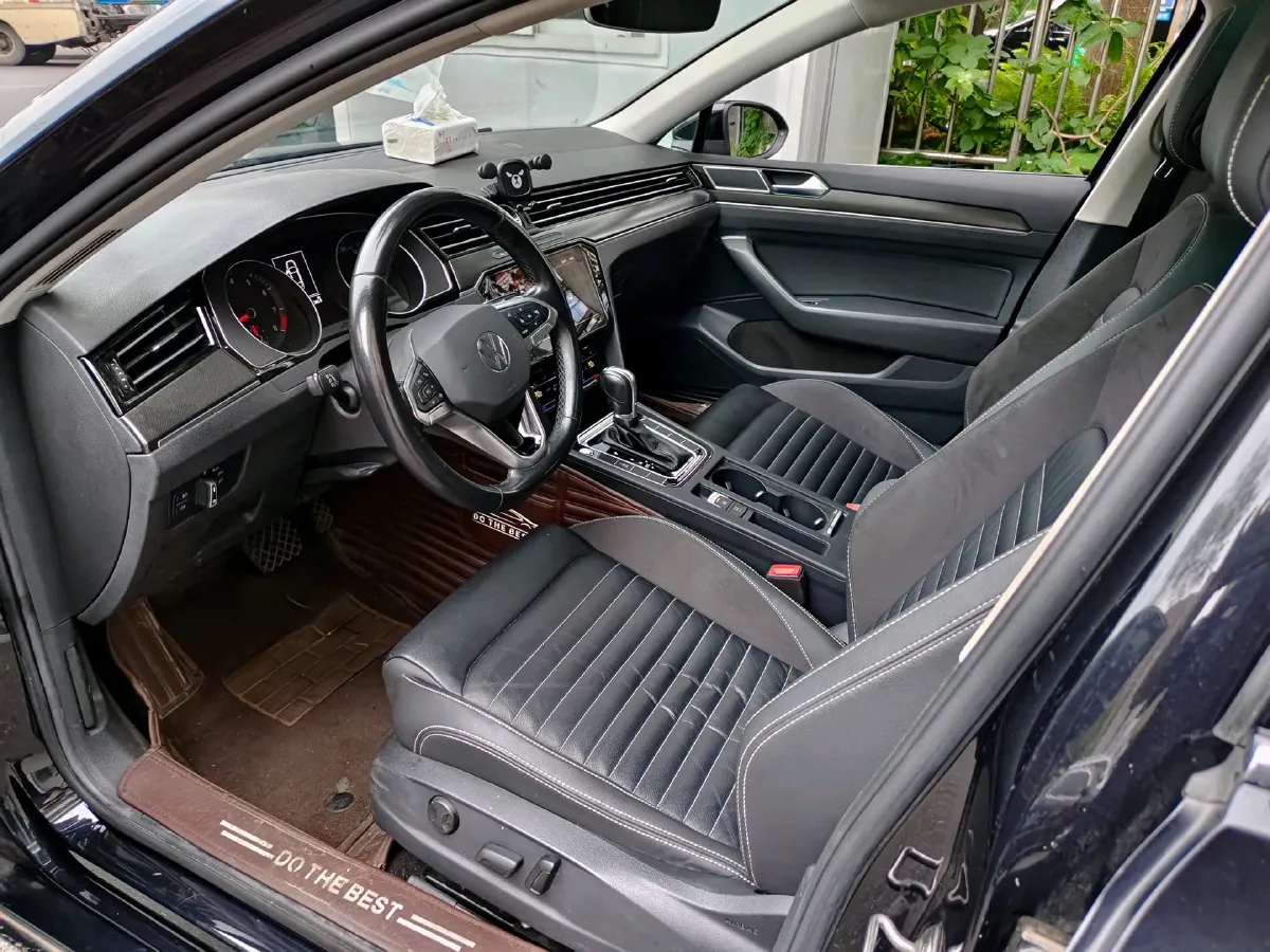 2020 Volkswagen Magotan 2.0T 186HP L4 7DCT,autocango,china used car exporter,china ev exporter,chinese used car exporter,chinese used ev exporter