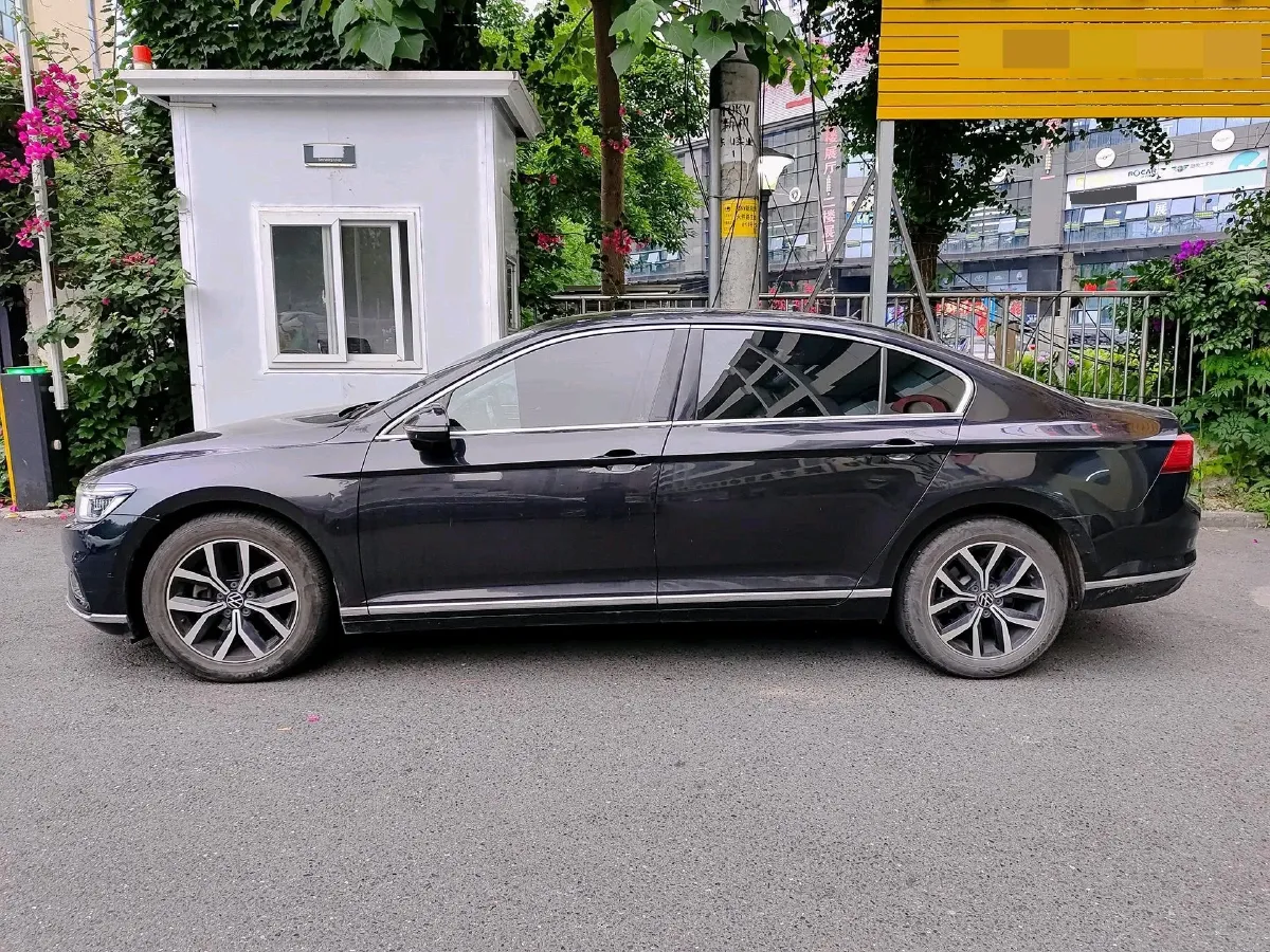 2020 Volkswagen Magotan 2.0T 186HP L4 7DCT,autocango,china used car exporter,china ev exporter,chinese used car exporter,chinese used ev exporter