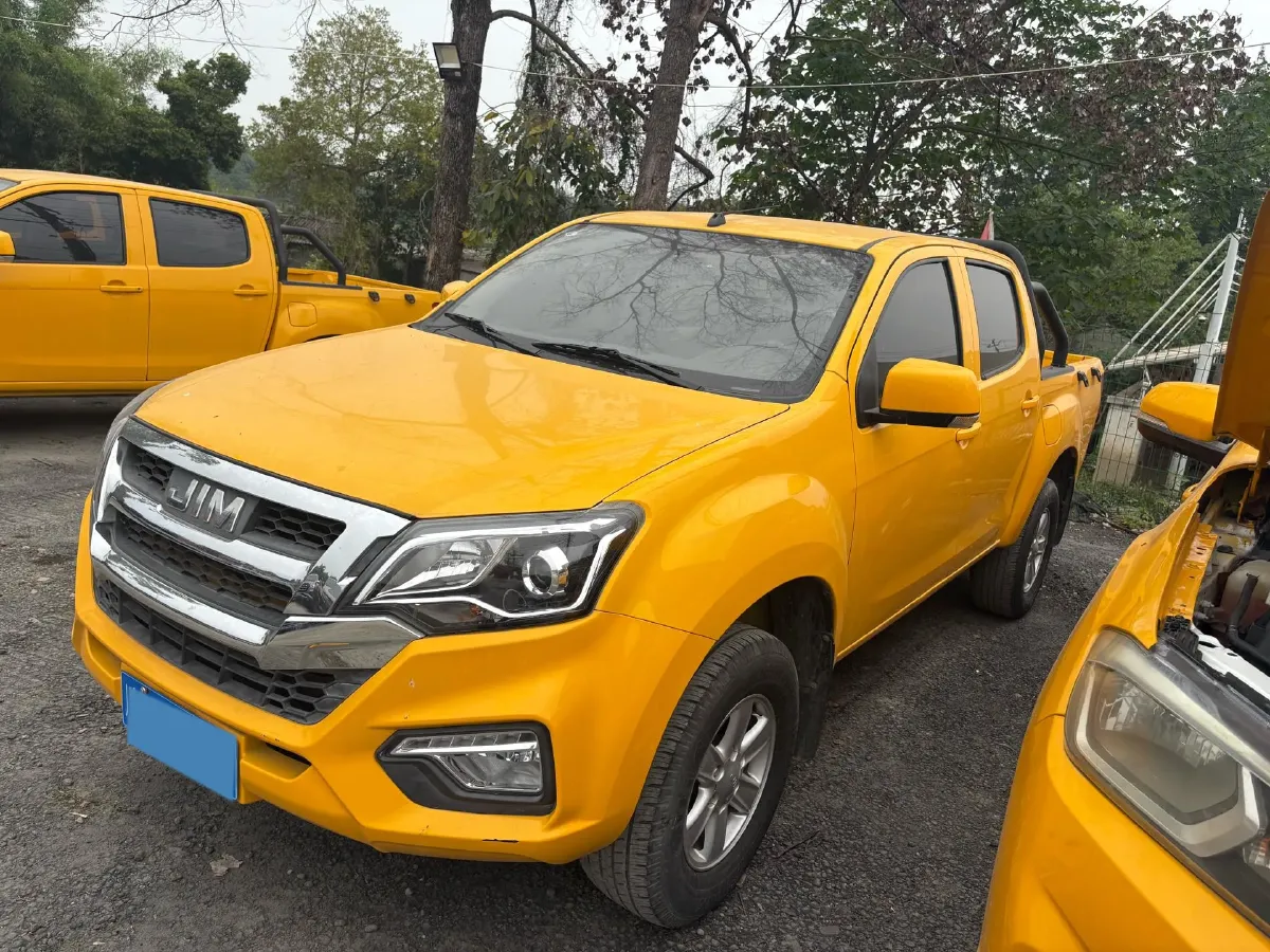 2020 Isuzu RE-MAX Jim 2.4T 211HP L4 5MT,autocango,china used car exporter,china ev exporter,chinese used car exporter,chinese used ev exporter