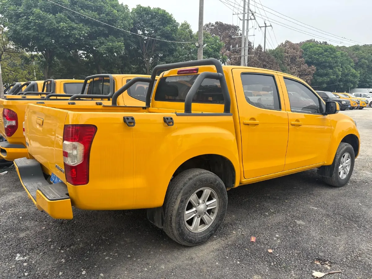 2020 Isuzu RE-MAX Jim 2.4T 211HP L4 5MT,autocango,china used car exporter,china ev exporter,chinese used car exporter,chinese used ev exporter