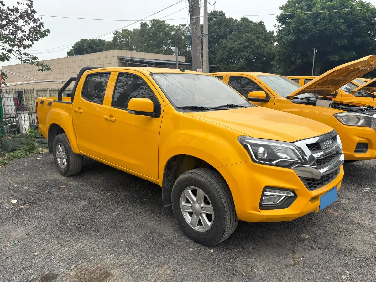 2020 Isuzu RE-MAX Jim 2.4T 211HP L4 5MT,autocango,china used car exporter,china ev exporter,chinese used car exporter,chinese used ev exporter