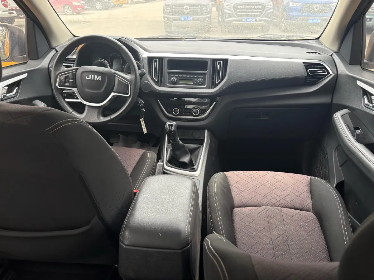 2020 Isuzu RE-MAX Jim 2.4T 211HP L4 5MT,autocango,china used car exporter,china ev exporter,chinese used car exporter,chinese used ev exporter